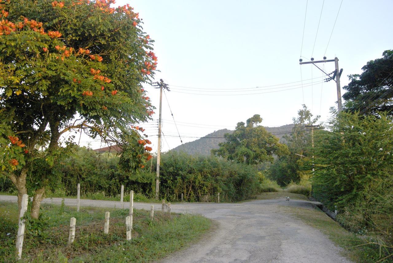 Jamjuree Garden Bed and Breakfast Ban Thung Ma Nieo Buitenkant foto